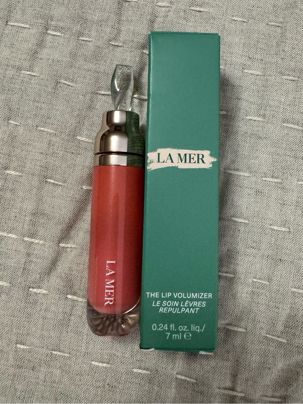 La Mer Lip Volumizer - Shade Sheet Coral
